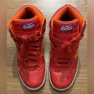 Nike Youth High Top Sneakers size 6.5